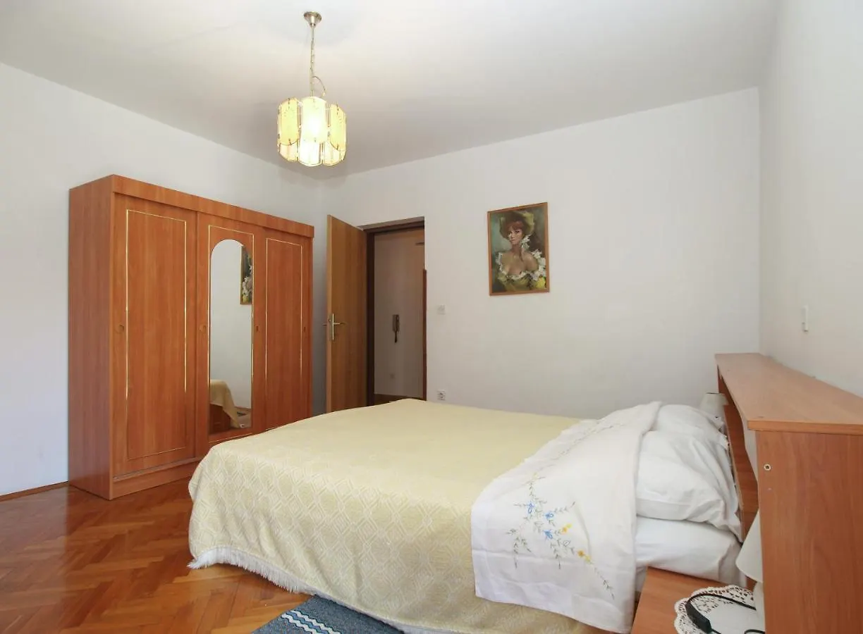 Apartments Evelina 1057 Pjescana Uvala