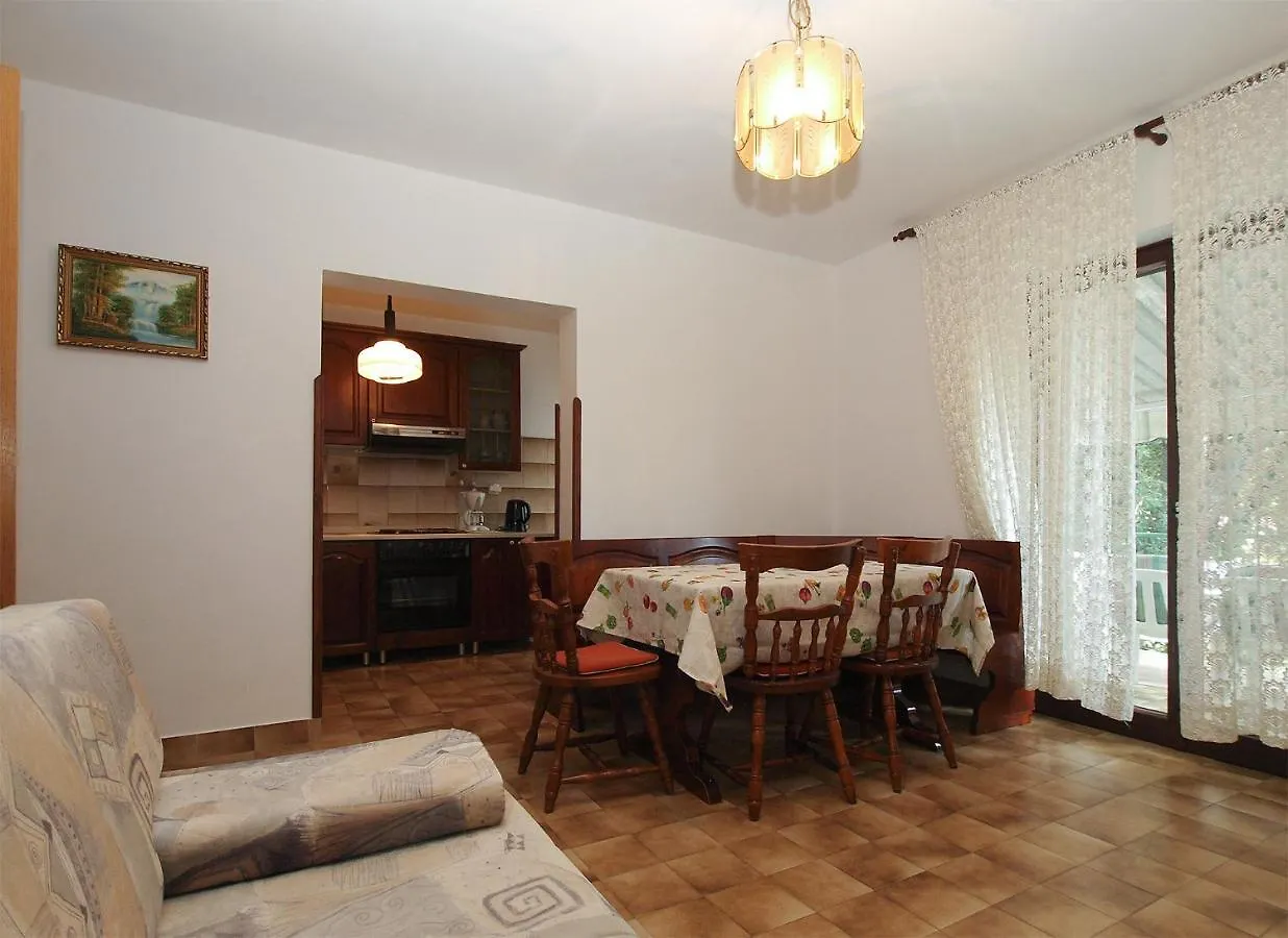 Apartments Evelina 1057 Pjescana Uvala