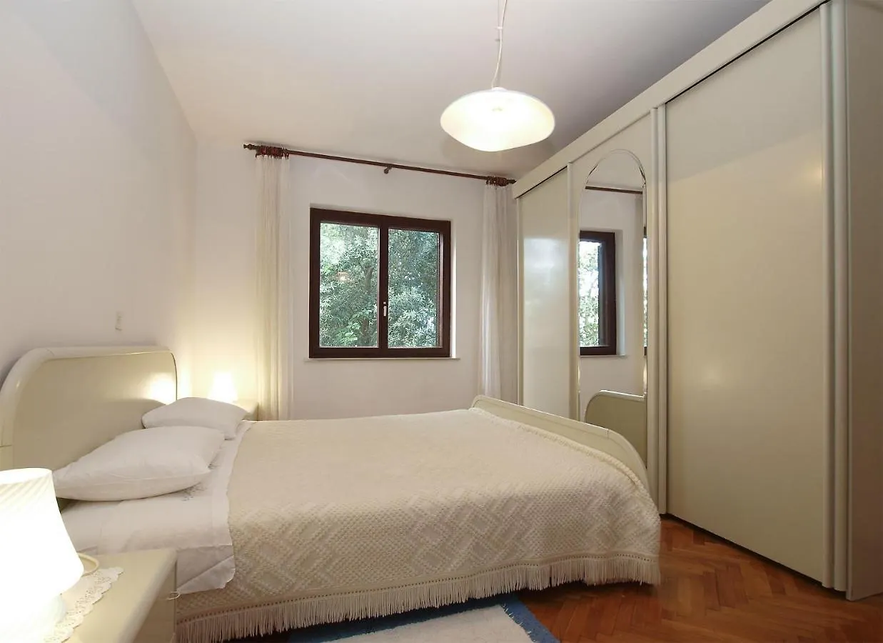Apartments Evelina 1057 Pjescana Uvala 0*,