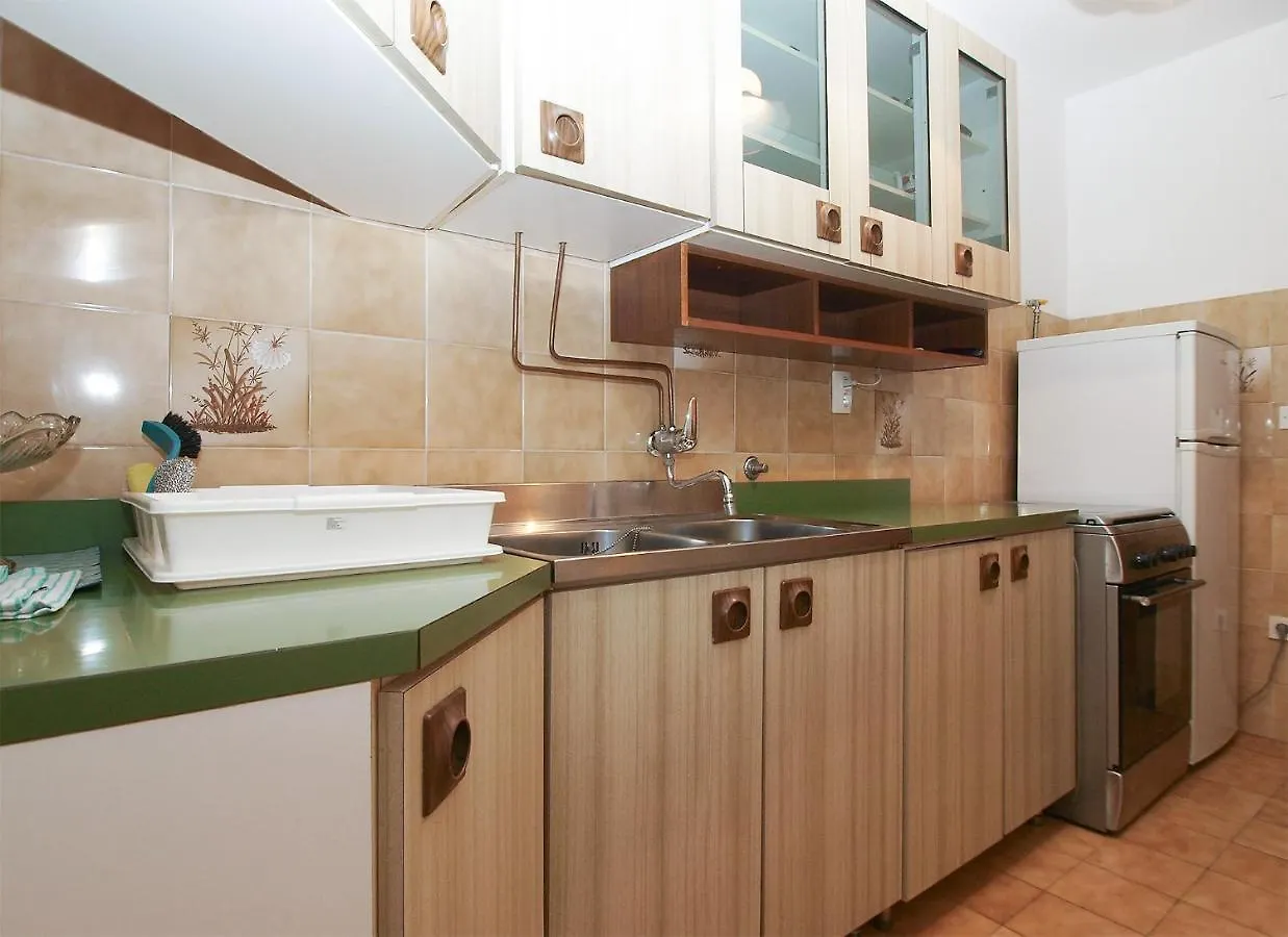 Apartments Evelina 1057 Pjescana Uvala