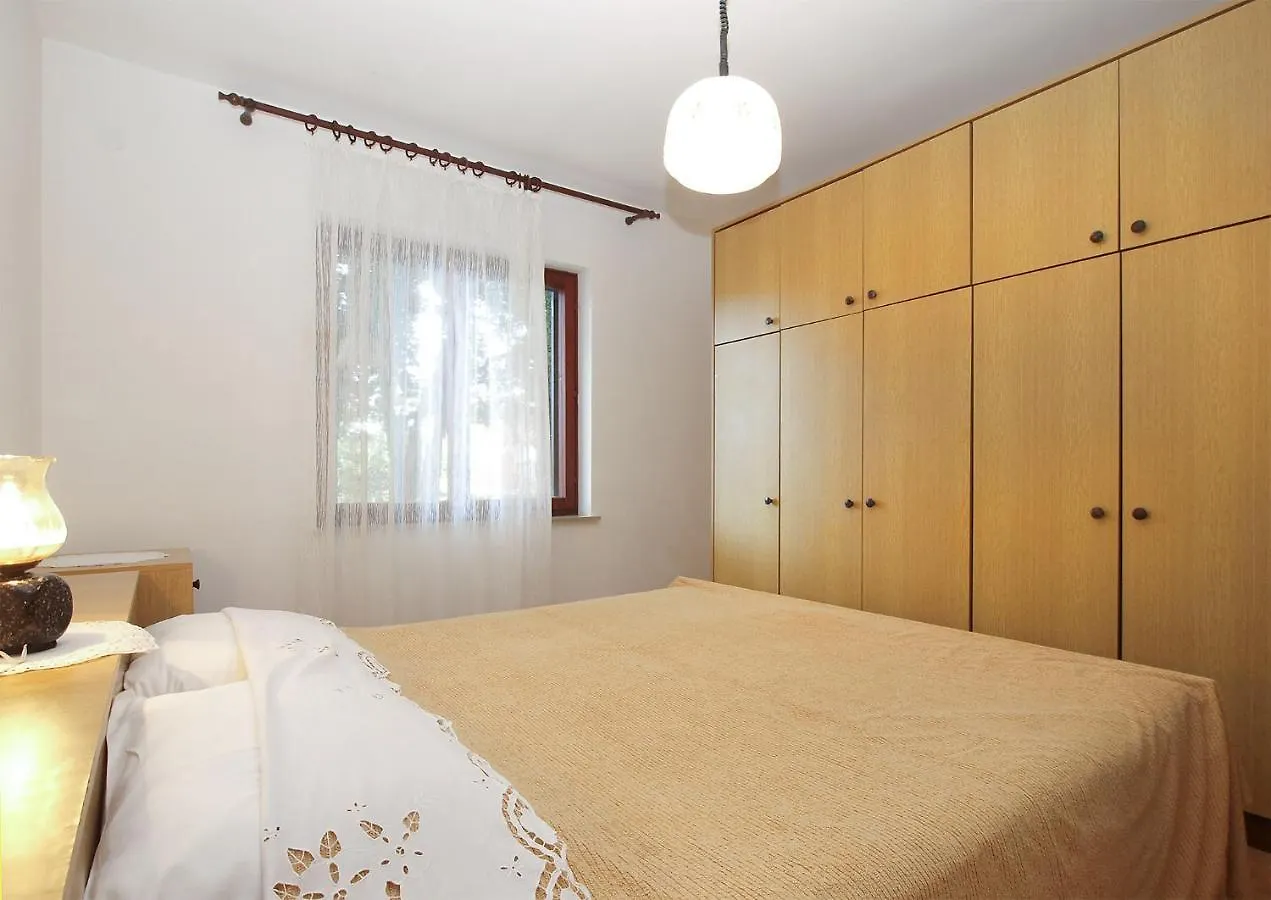 Apartments Evelina 1057 Pjescana Uvala