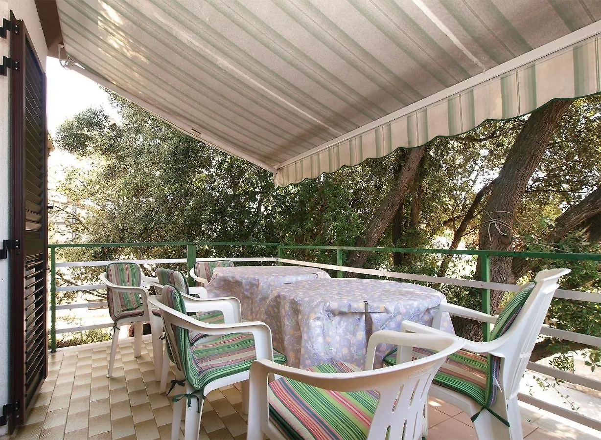 Apartments Evelina 1057 Pjescana Uvala