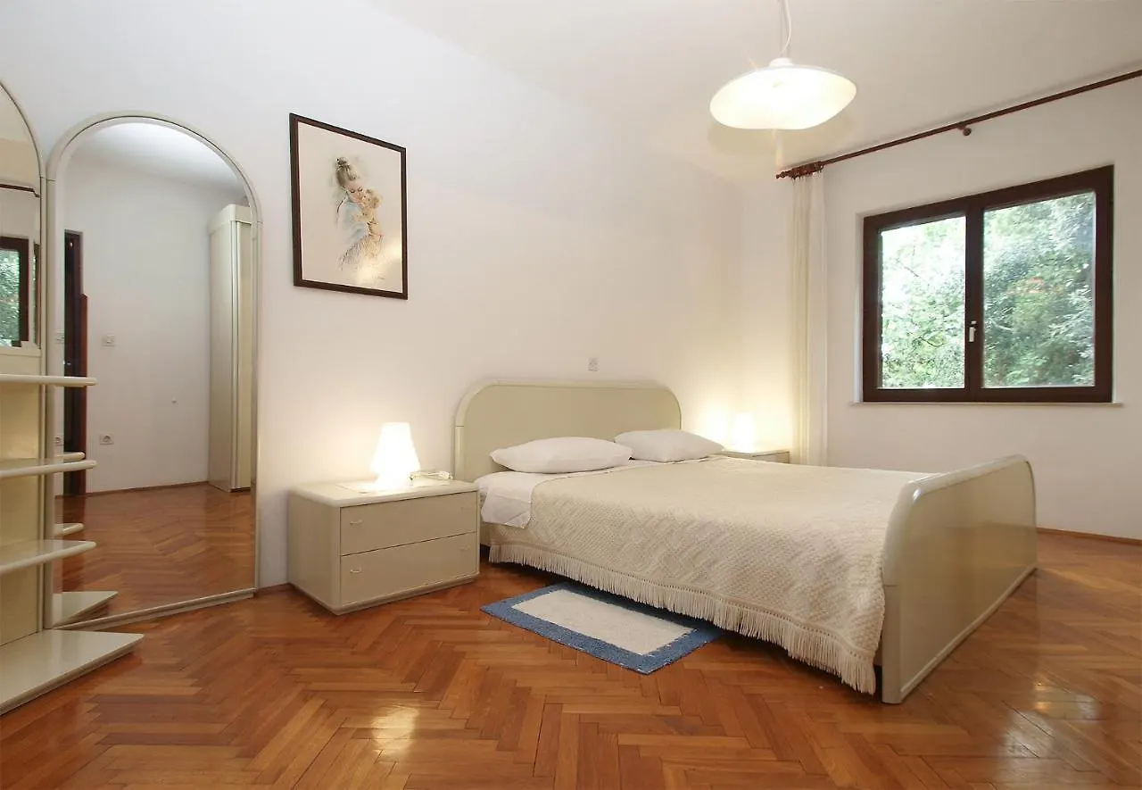 Apartments Evelina 1057 Pjescana Uvala