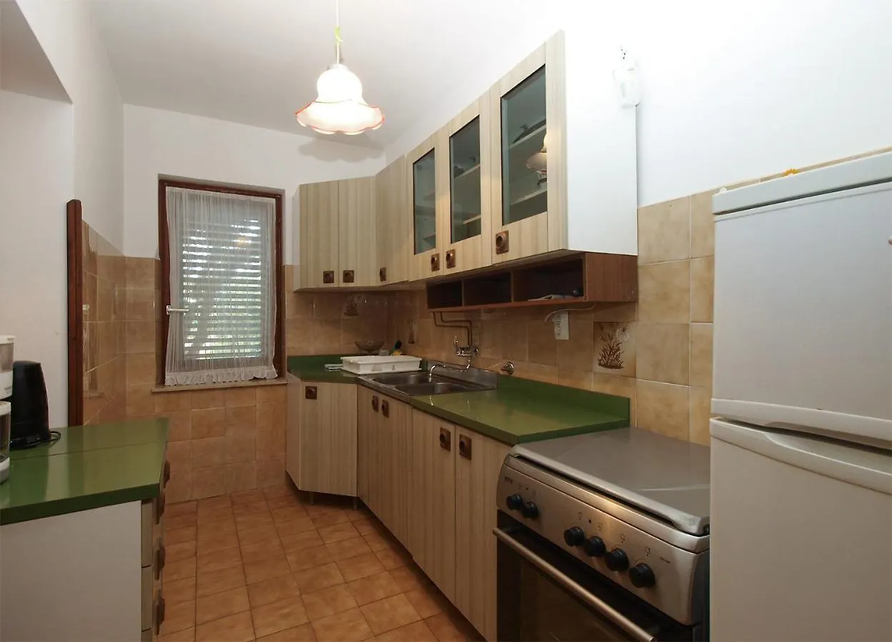 Apartments Evelina 1057 Pjescana Uvala Croatia
