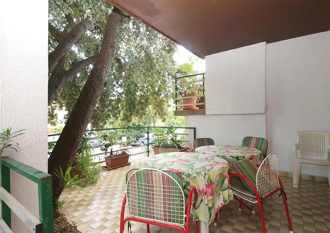 Apartments Evelina 1057 Pjescana Uvala