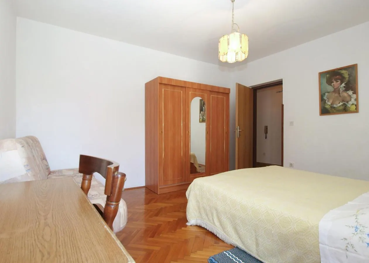 Apartments Evelina 1057 Pjescana Uvala