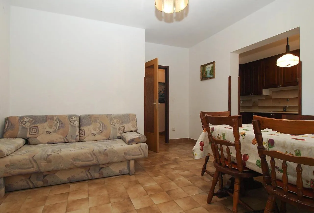 Apartments Evelina 1057 Pjescana Uvala 0*,  Croatia