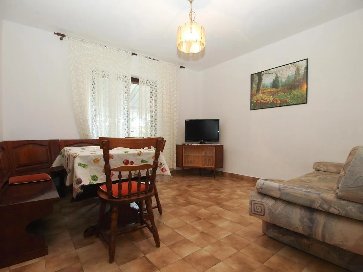 Apartments Evelina 1057 Pjescana Uvala
