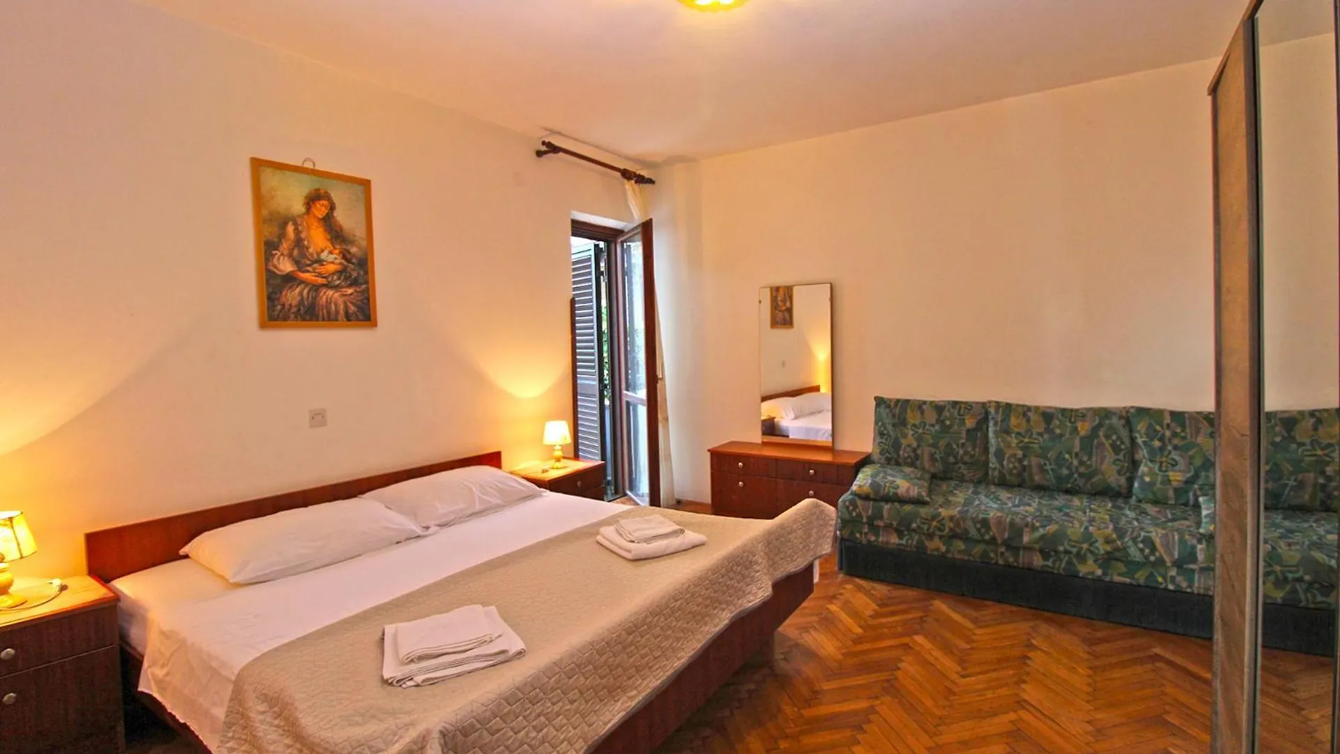 Apartments Evelina 1057 Pjescana Uvala