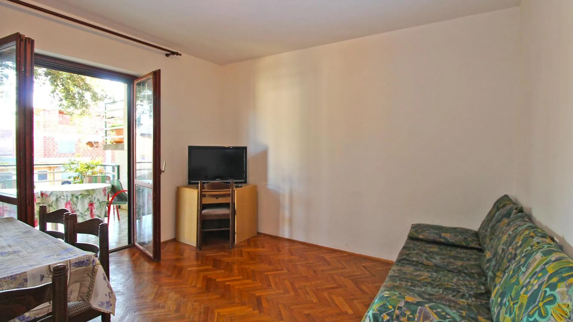 Apartments Evelina 1057 Pjescana Uvala Croatia