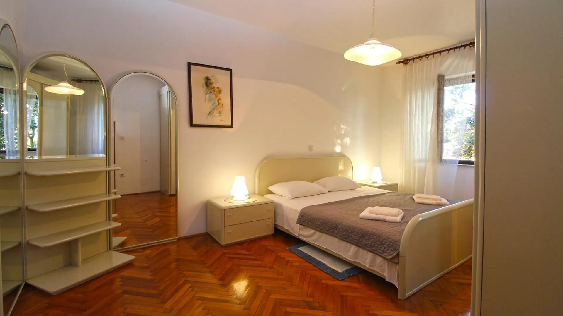 Apartments Evelina 1057 Pjescana Uvala Croatia