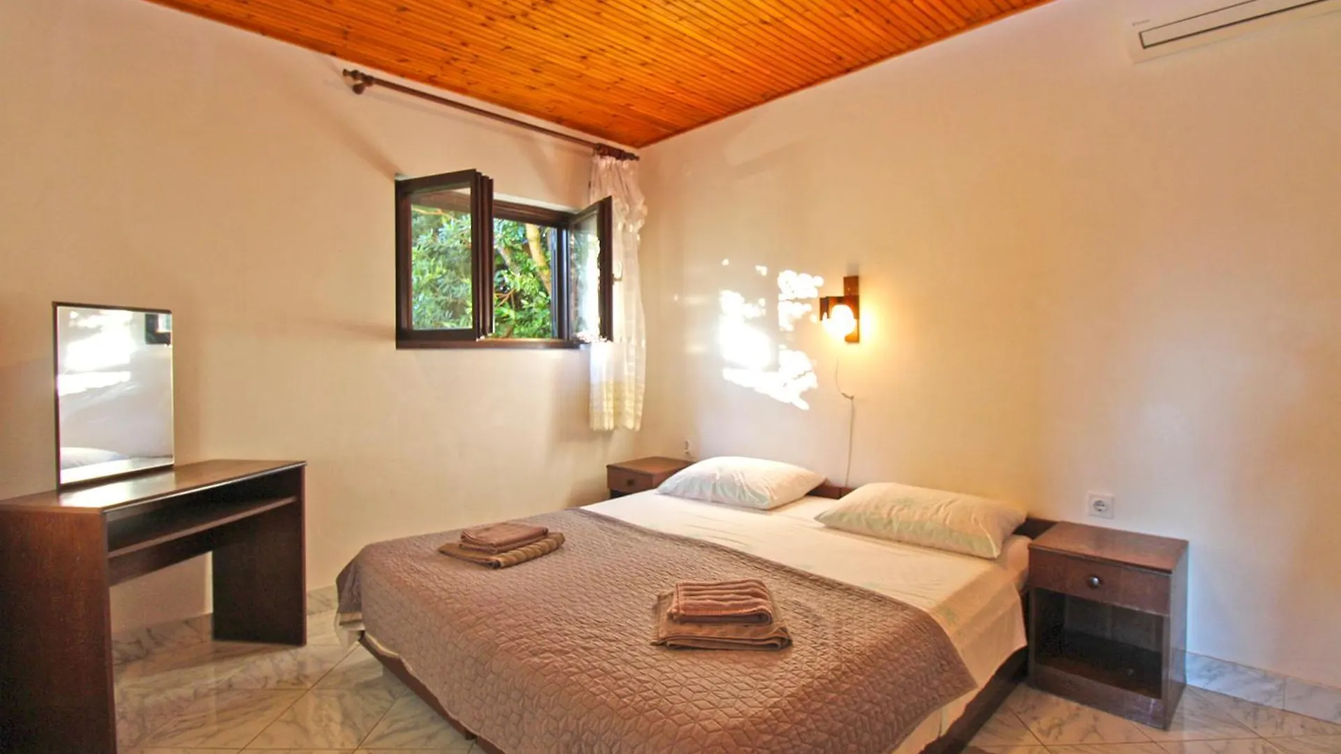 Apartments Evelina 1057 Pjescana Uvala 0*,