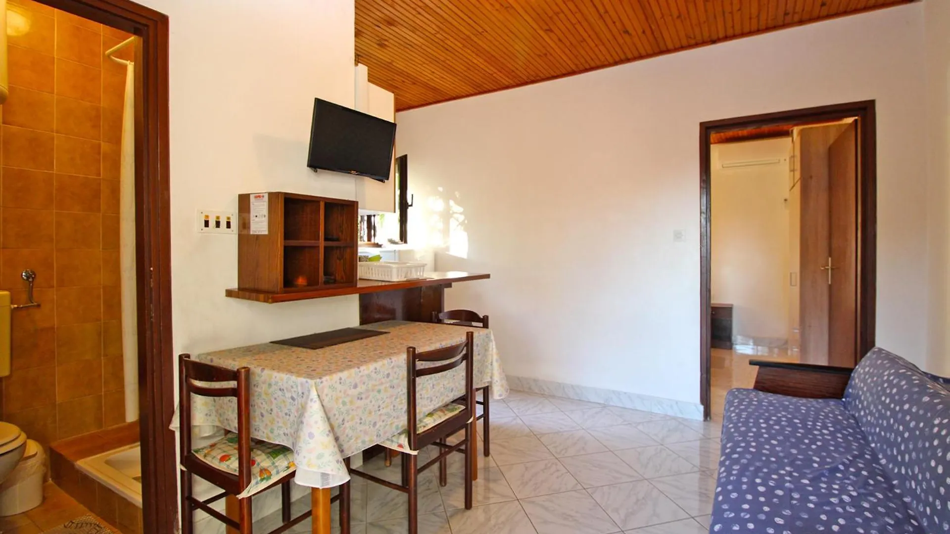 Apartments Evelina 1057 Pjescana Uvala
