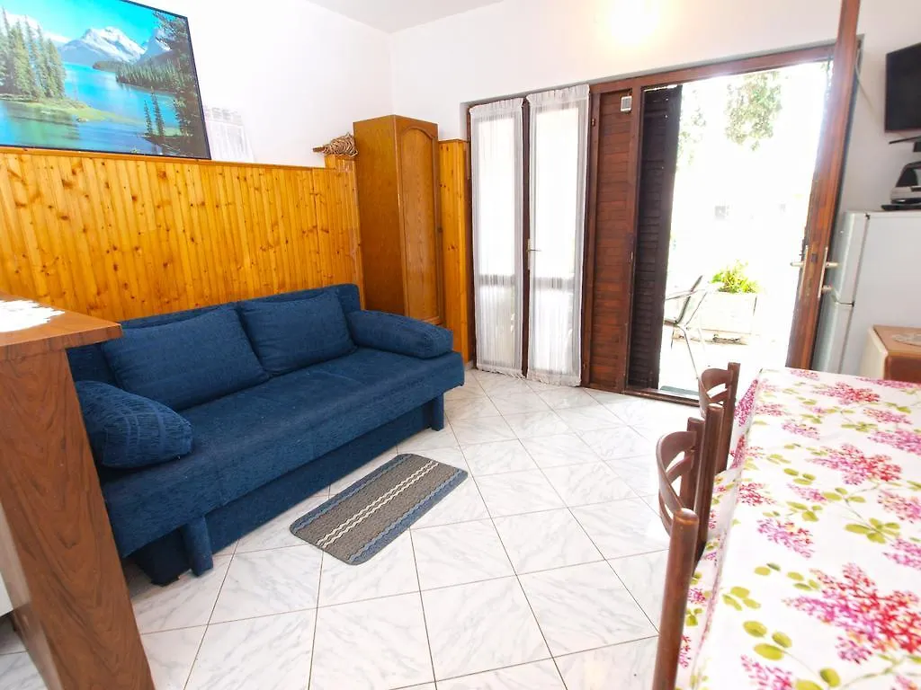 Apartments Evelina 1057 Pjescana Uvala Croatia