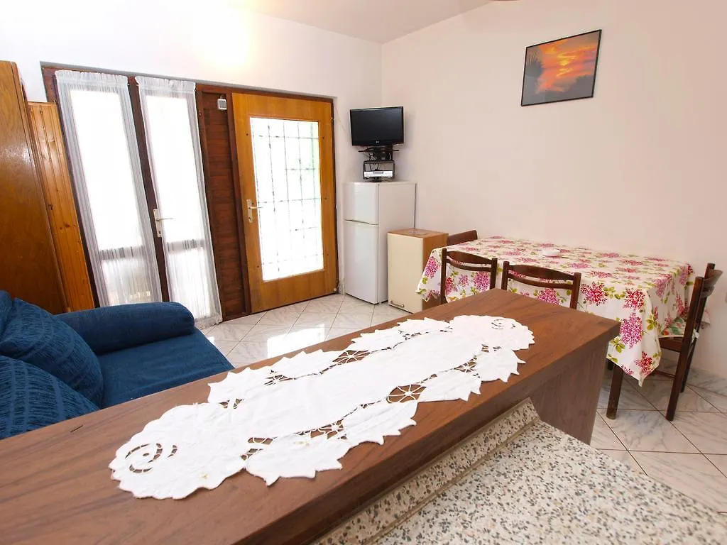 Apartments Evelina 1057 Pjescana Uvala Croatia