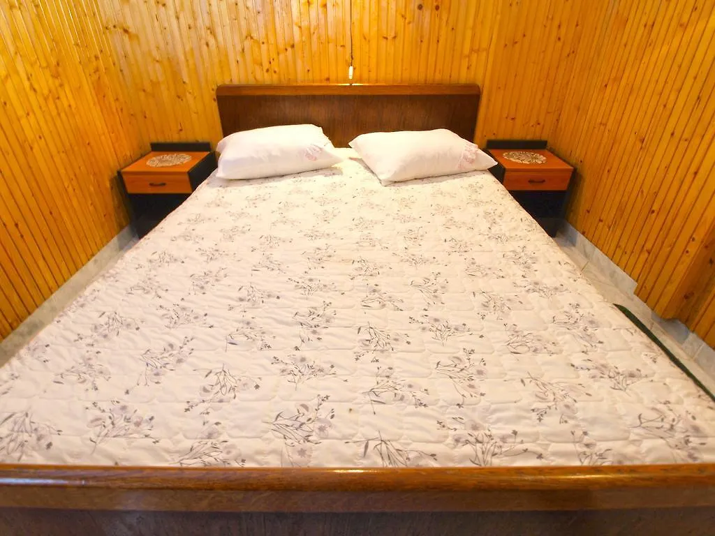 Apartments Evelina 1057 Pjescana Uvala Croatia