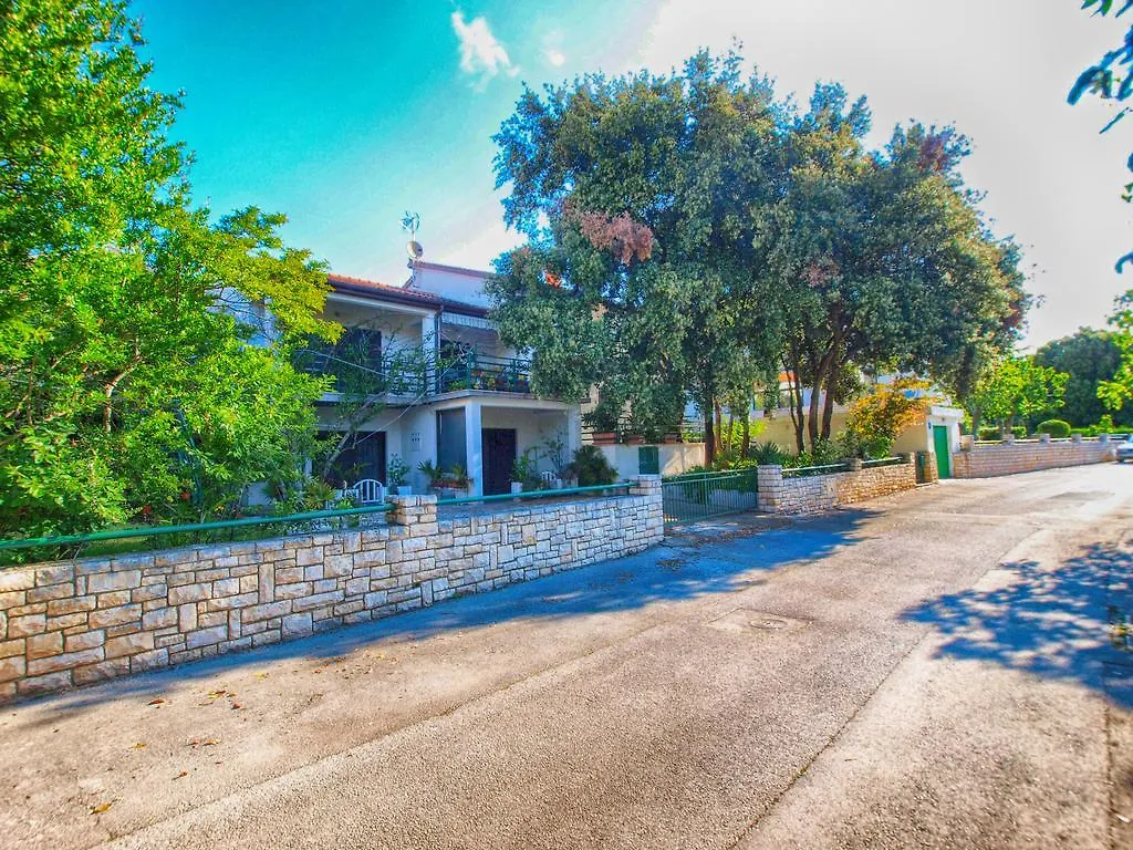 Apartments Evelina 1057 Pjescana Uvala