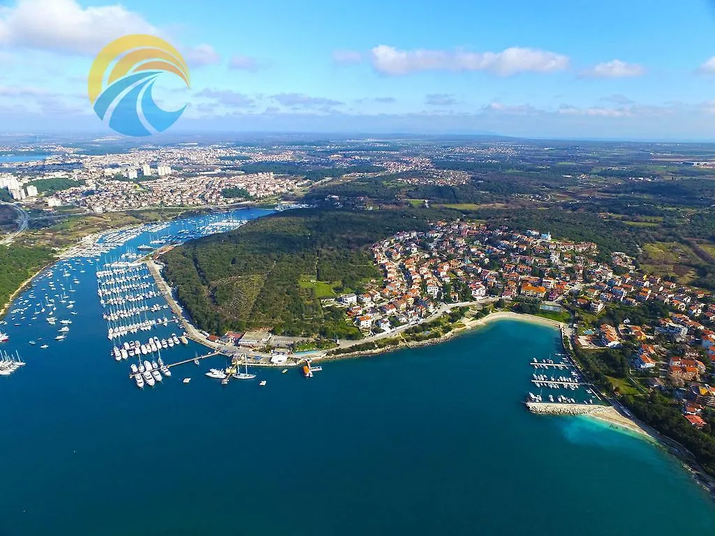 Apartments Evelina 1057 Pjescana Uvala