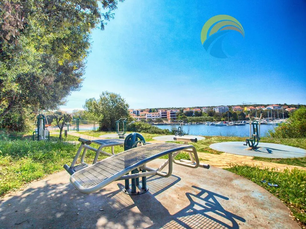 Apartments Evelina 1057 Pjescana Uvala